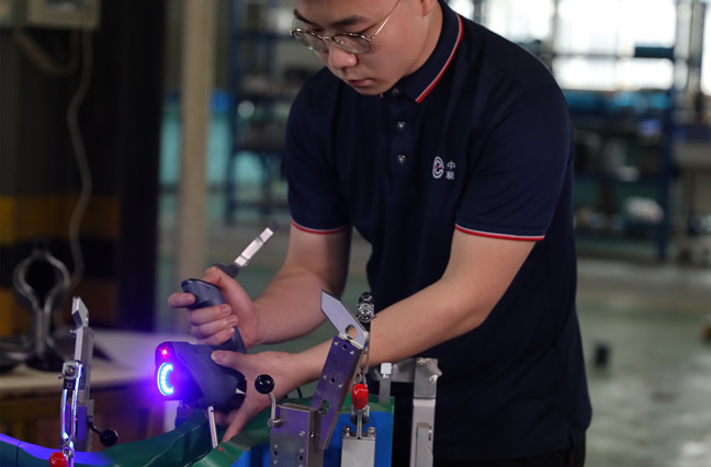 CMM แบบพกพาสำหรับการตรวจสอบฟิกซ์เจอร์และเกจ