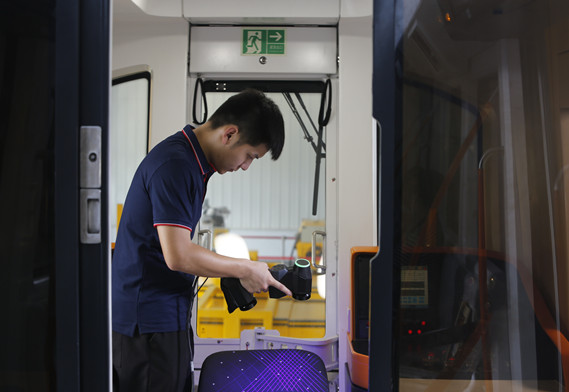 สแกนเนอร์ 3D ที่มีความสามารถในการปรับตัวสูงสำหรับพื้นผิวสีดำและเงางาม